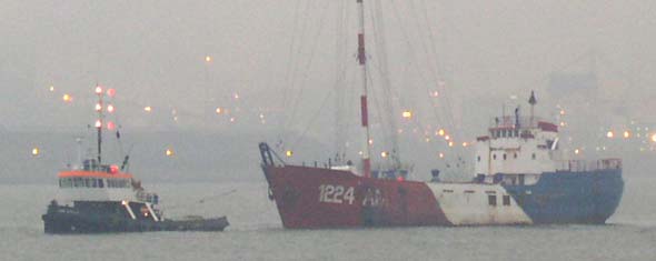 MV Communicator, 19. December 2003, verl��t Ijmuiden